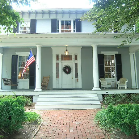 The Carriage Inn Bed And Breakfast-3
